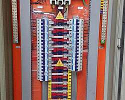 Painel elétrico de bomba montagem