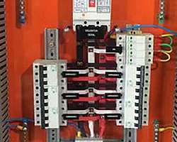 Instalação e montagem de painéis elétricos