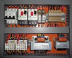 Quadro de distribuição elétrica industrial