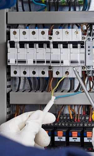 Instalação elétrica de baixa tensão Instalação elétrica de baixa tensão