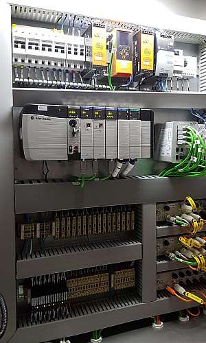 Painel elétrico com clp Painel elétrico com clp